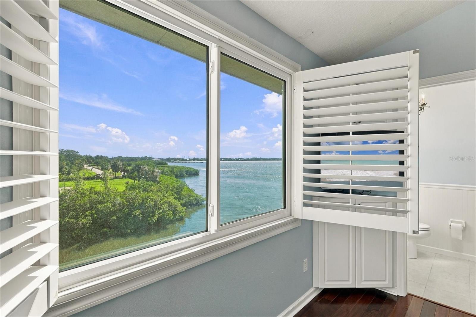 131 BRENT CIRCLE, Oldsmar, FL 34677