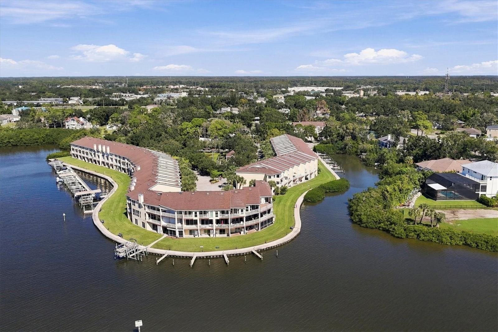 131 BRENT CIRCLE, Oldsmar, FL 34677