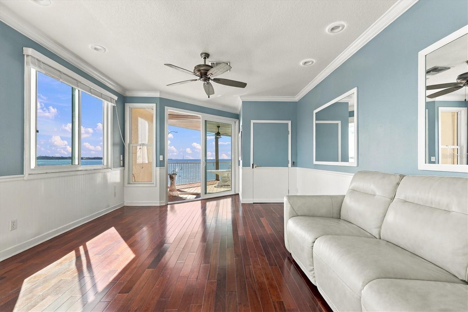 131 BRENT CIRCLE, Oldsmar, FL 34677