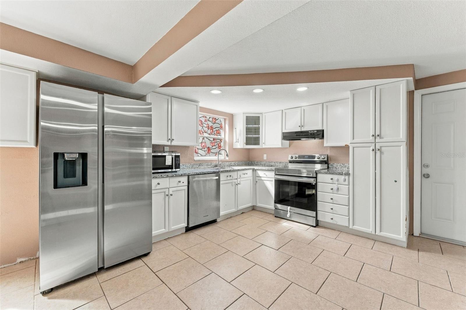 1102 CROYDON LANE, Holiday, FL 34691