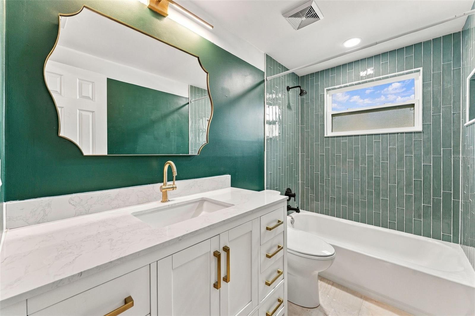 1102 CROYDON LANE, Holiday, FL 34691