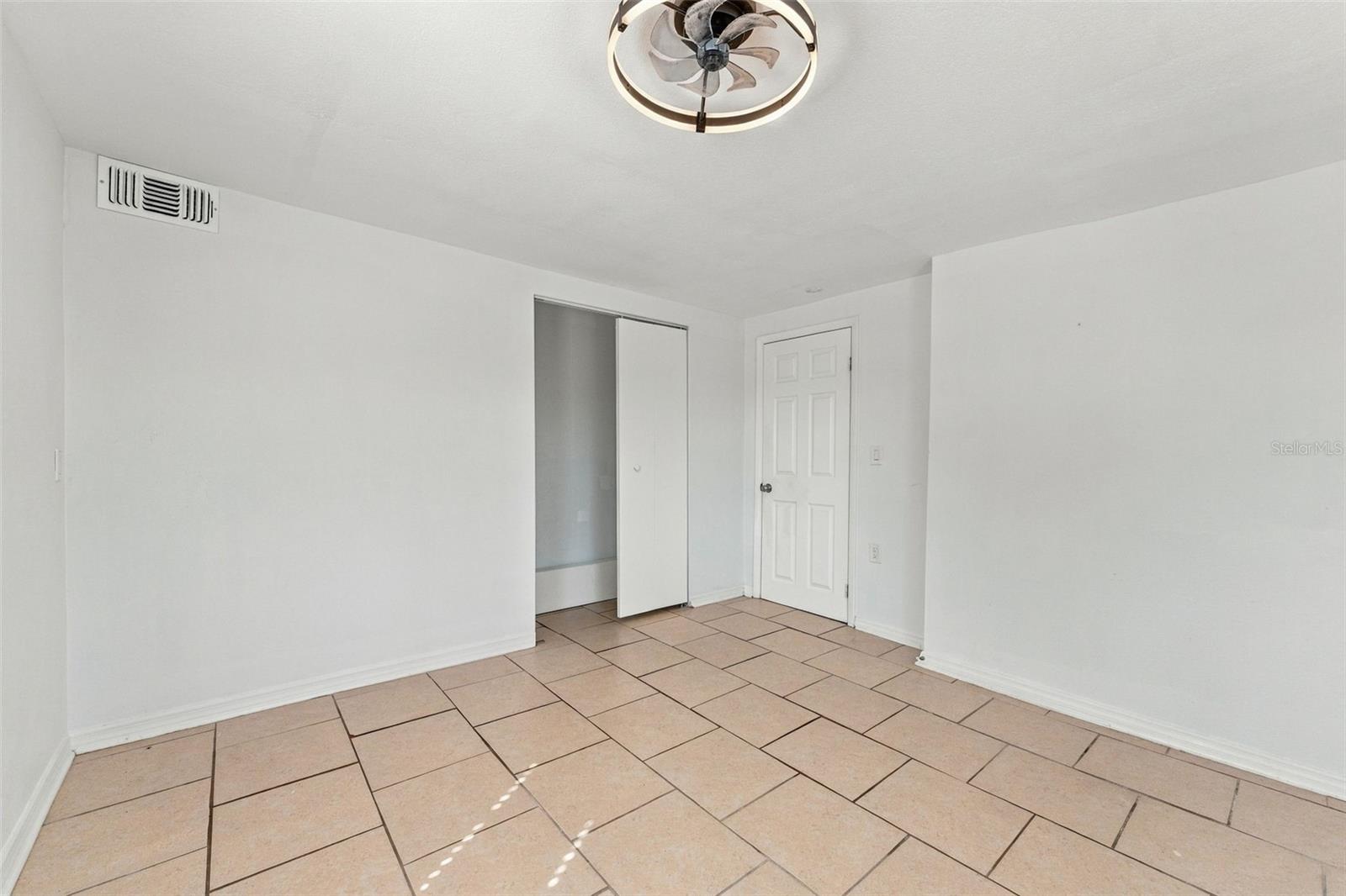 1102 CROYDON LANE, Holiday, FL 34691
