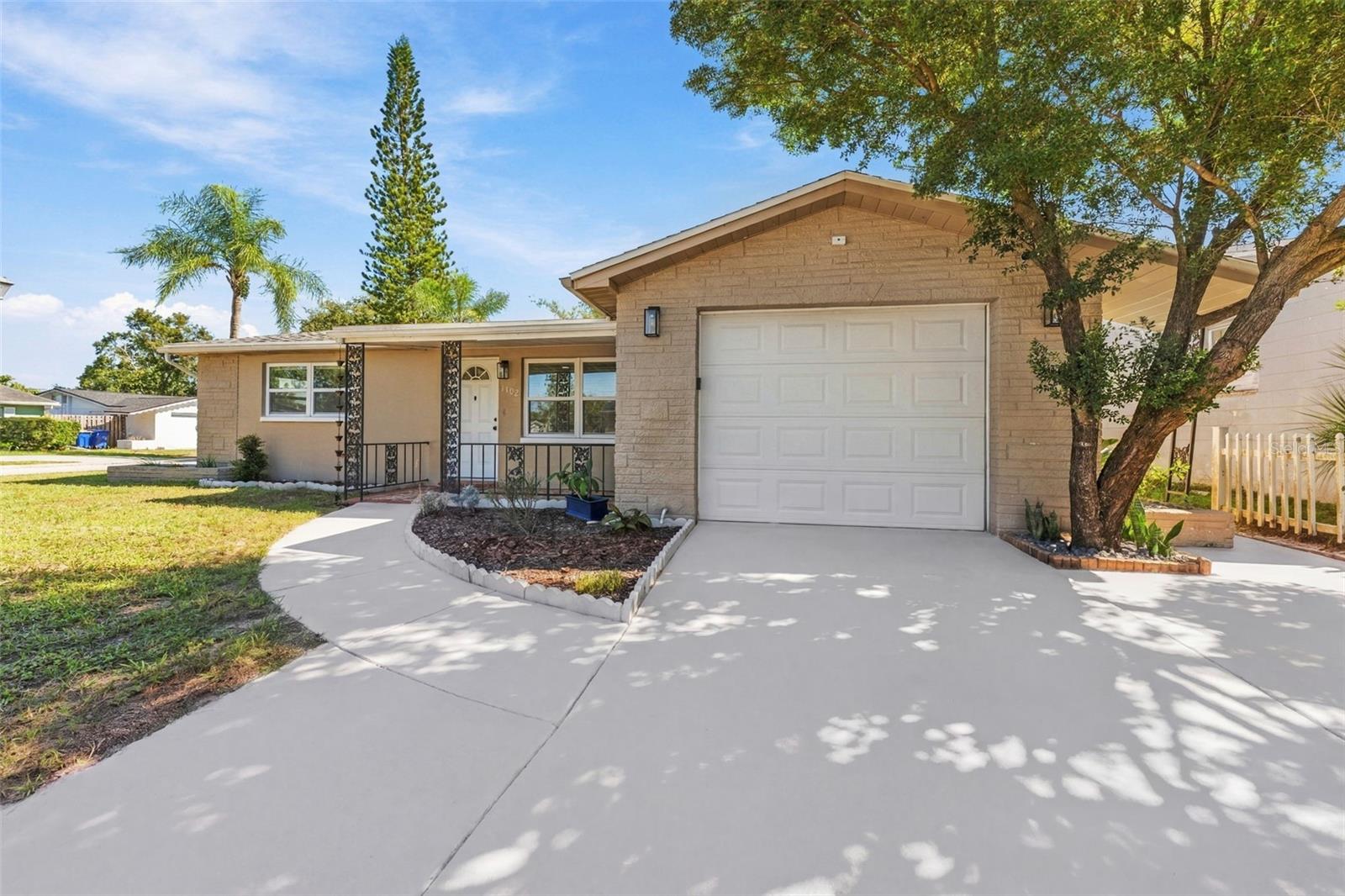 1102 CROYDON LANE, Holiday, FL 34691