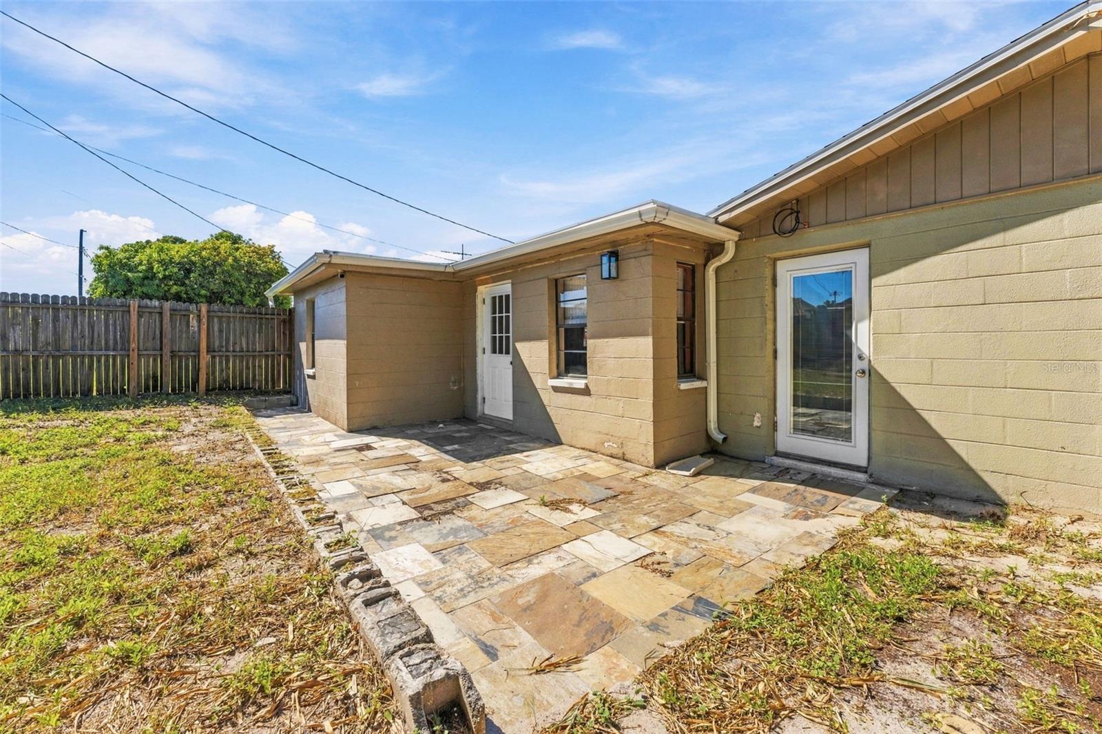 1102 CROYDON LANE, Holiday, FL 34691