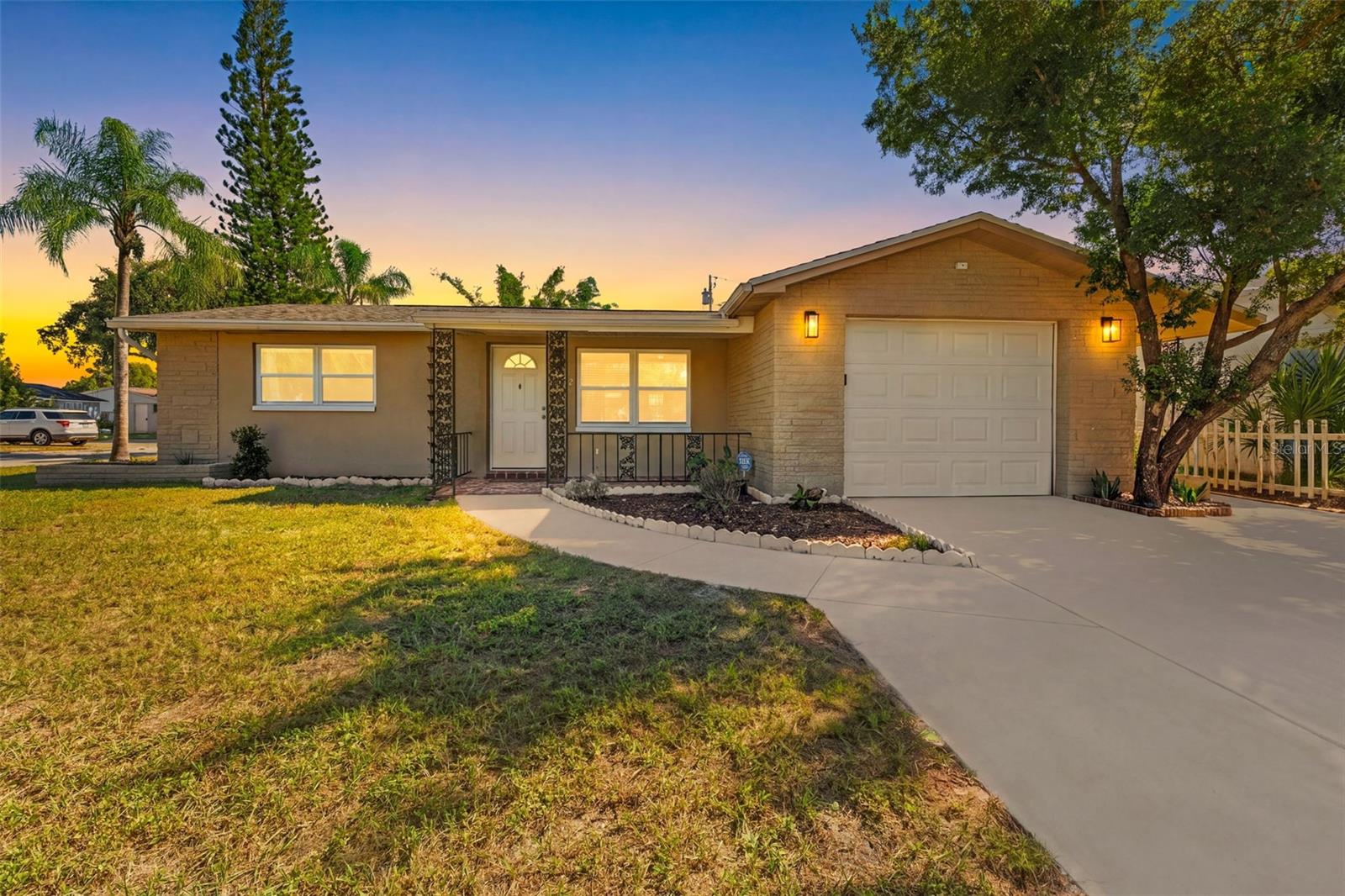 1102 CROYDON LANE, Holiday, FL 34691