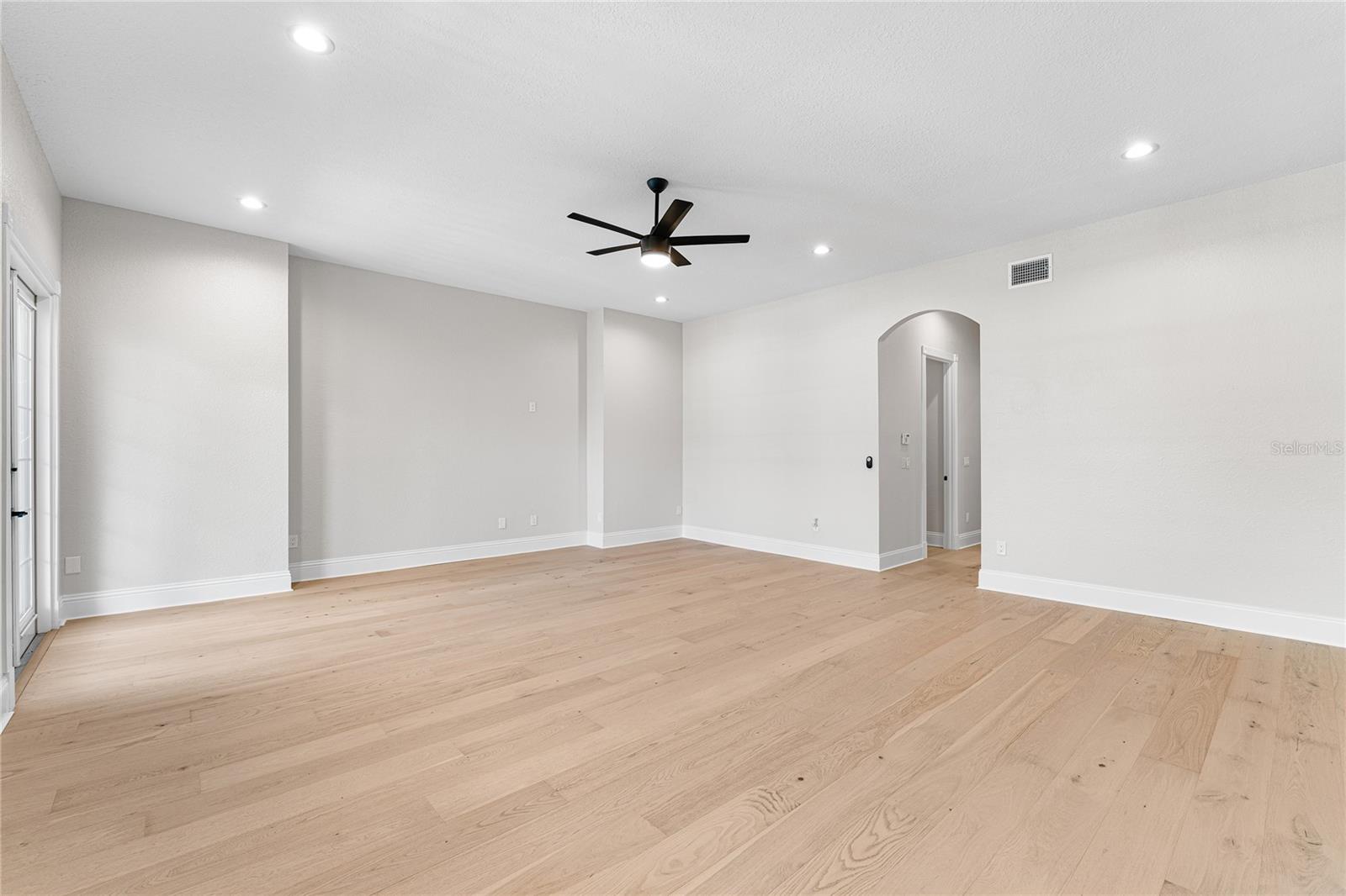 5601 BAYSHORE BOULEVARD, #E, Tampa, FL 33611