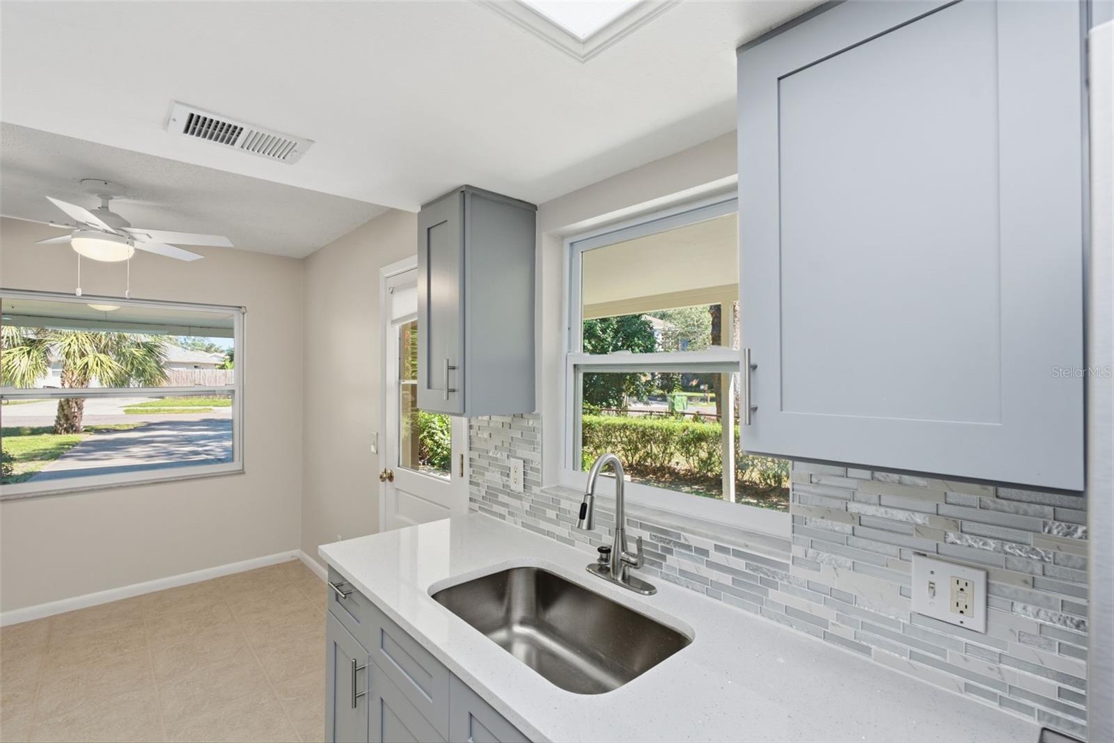 6709 S DAUPHIN AVENUE, Tampa, FL 33611