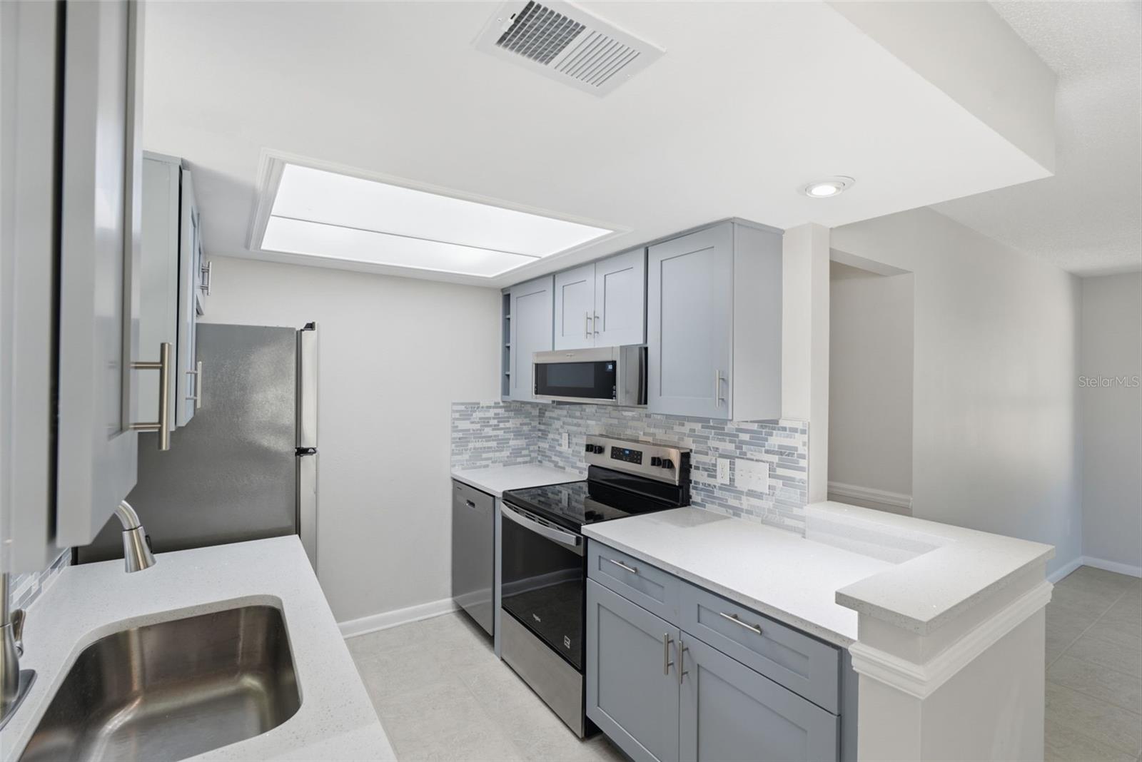 6709 S DAUPHIN AVENUE, Tampa, FL 33611