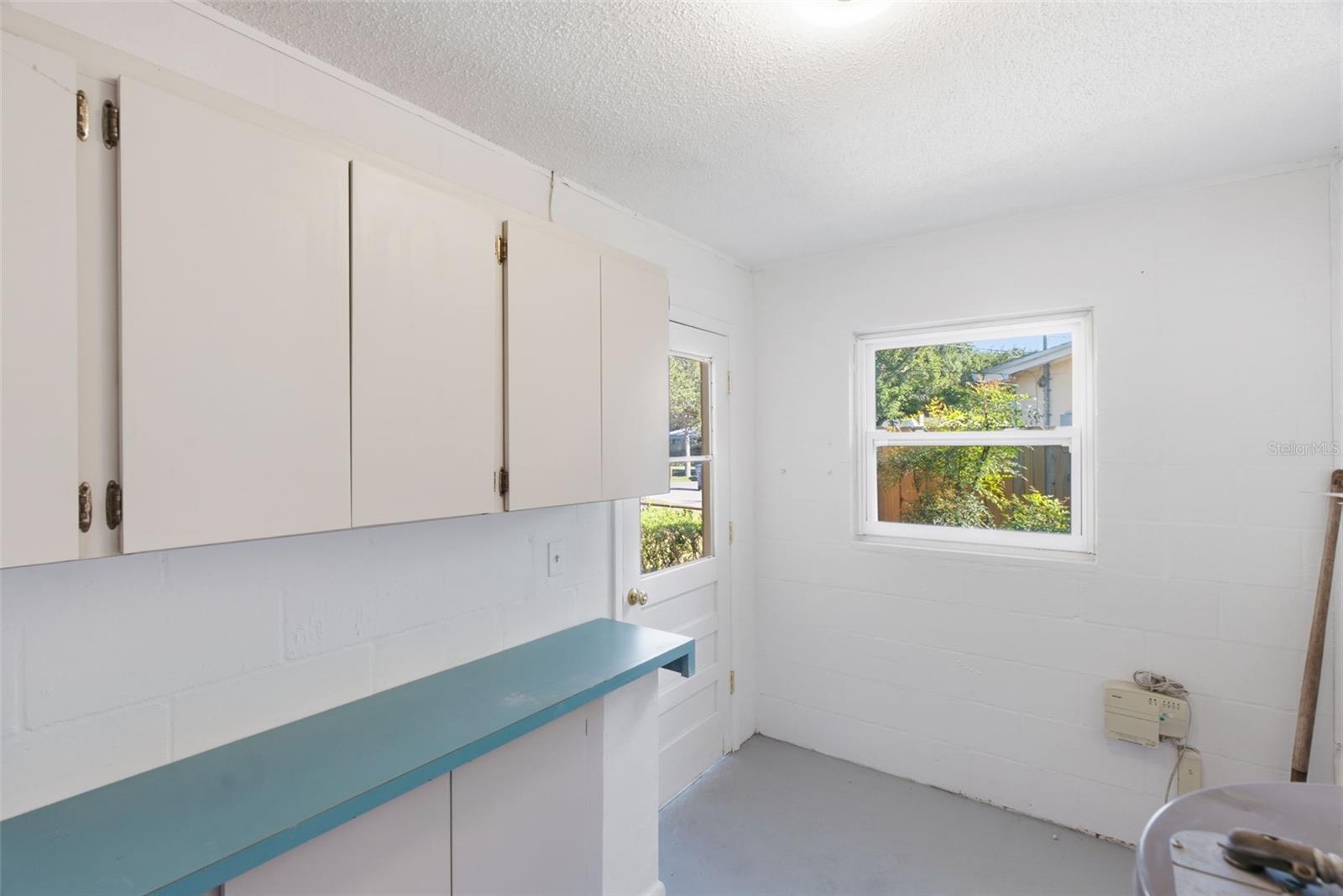 6709 S DAUPHIN AVENUE, Tampa, FL 33611