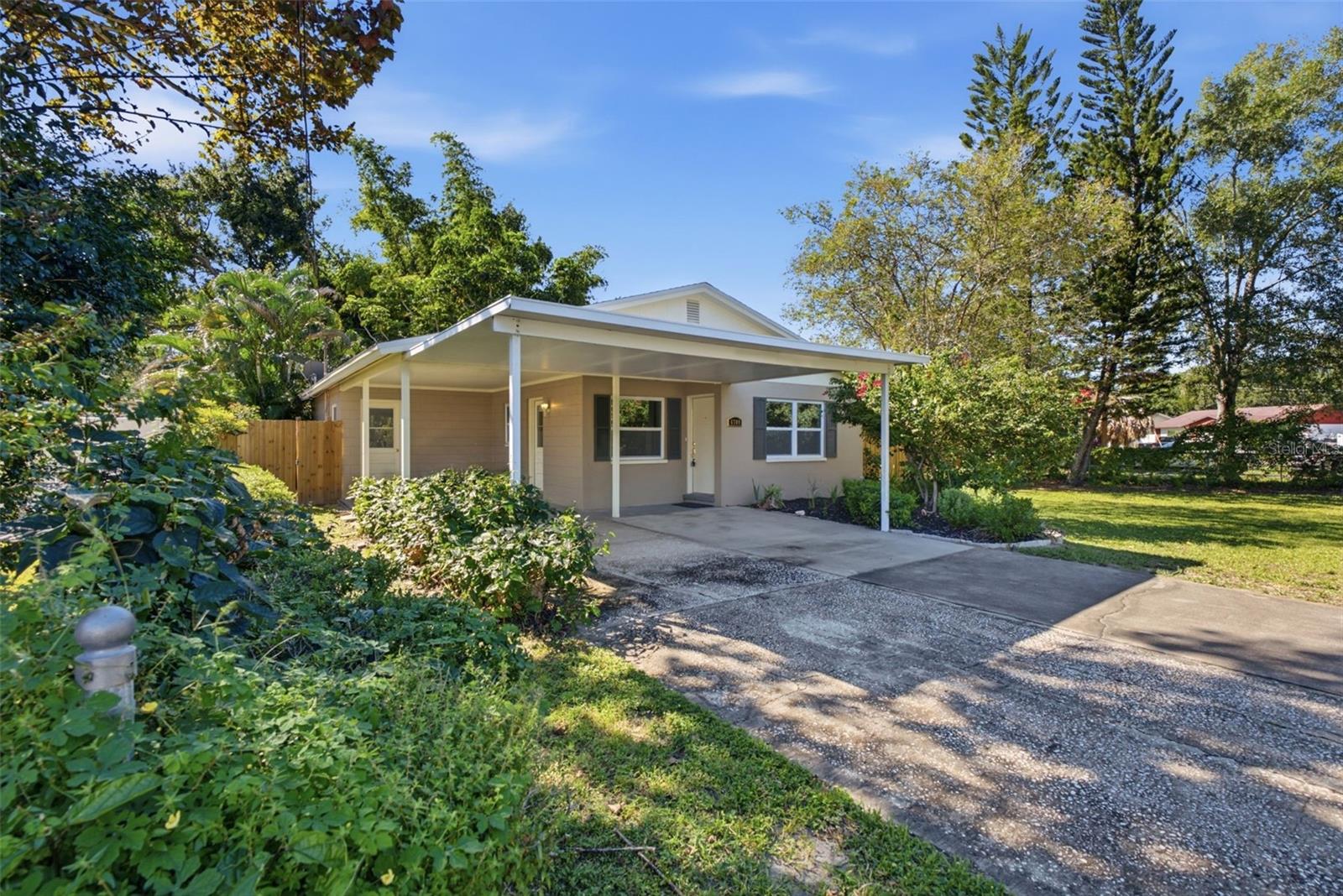6709 S DAUPHIN AVENUE, Tampa, FL 33611 6709 S DAUPHIN AVENUE, Tampa, FL 33611