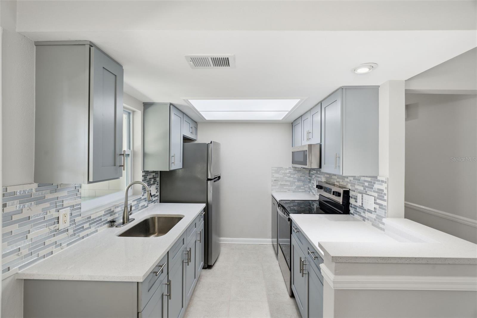 6709 S DAUPHIN AVENUE, Tampa, FL 33611