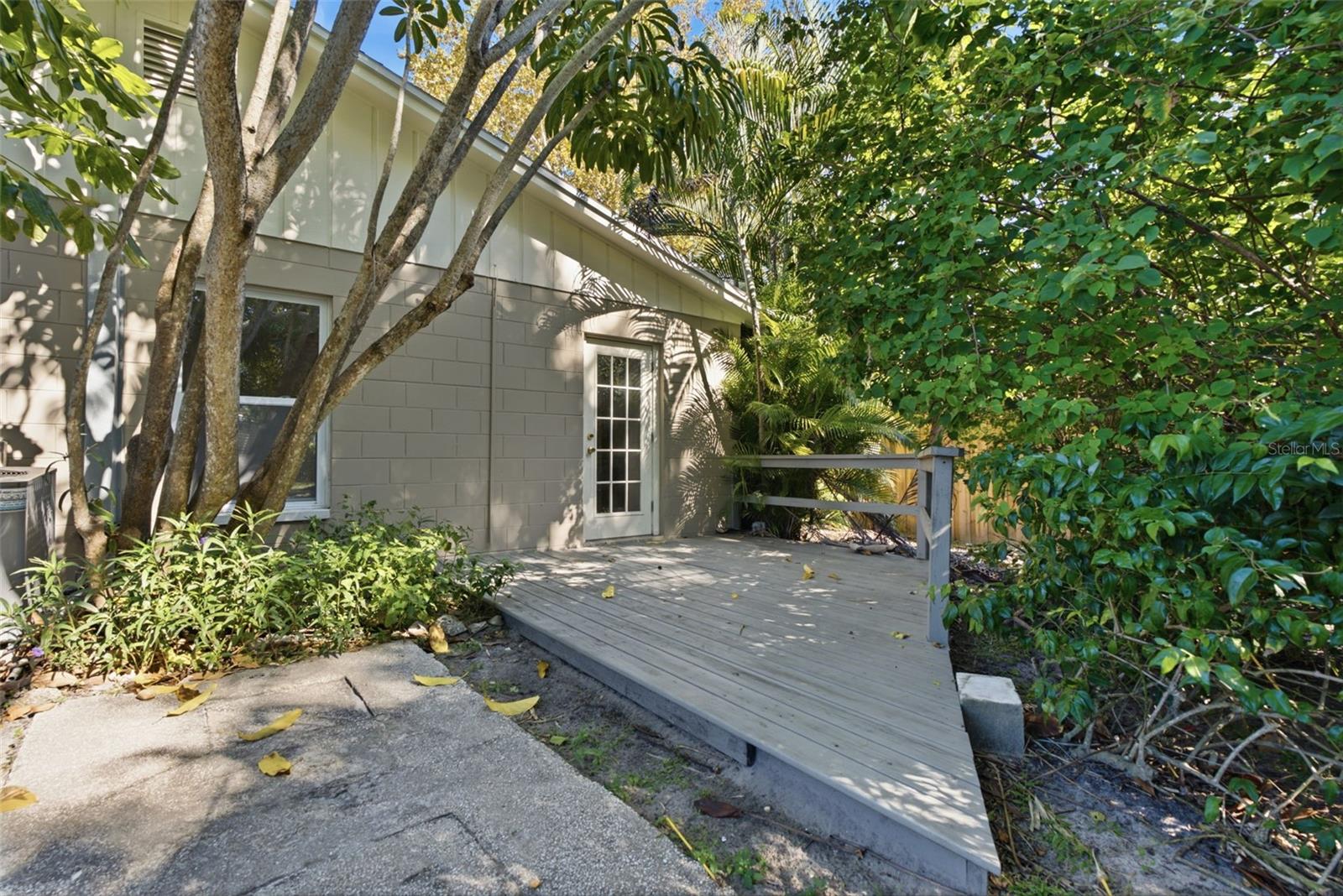 6709 S DAUPHIN AVENUE, Tampa, FL 33611