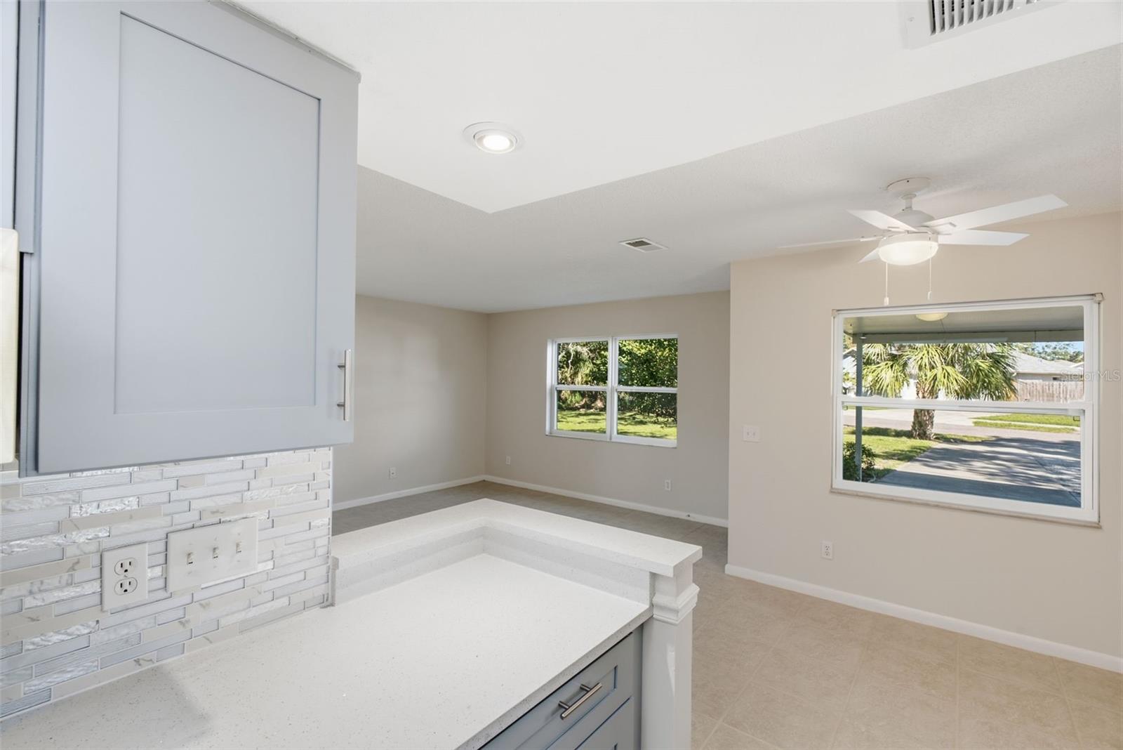 6709 S DAUPHIN AVENUE, Tampa, FL 33611