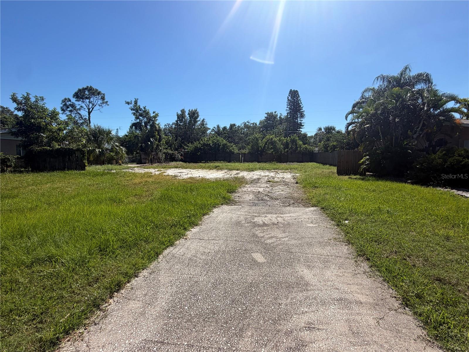138 N 43RD DRIVE, St Petersburg, FL 33703 138 N 43RD DRIVE, St Petersburg, FL 33703