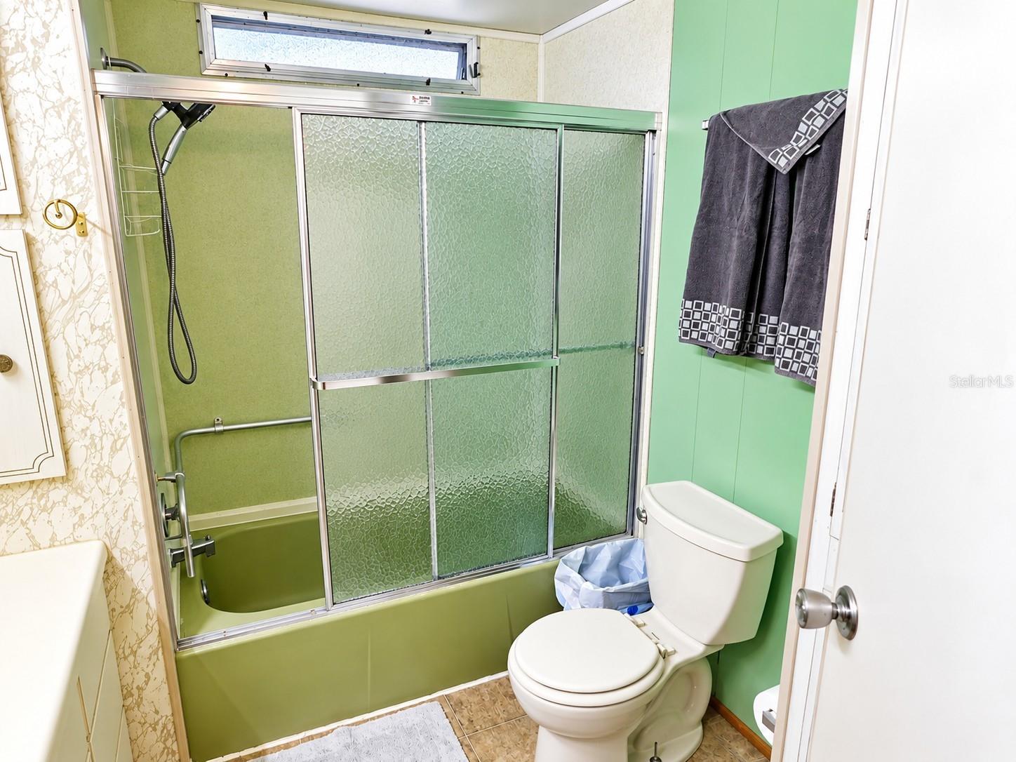 Tub/shower combo.