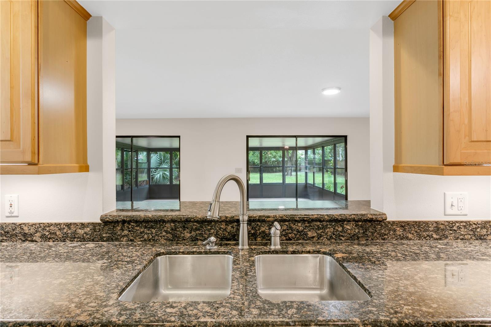 3302 W TAMBAY AVENUE, Tampa, FL 33611