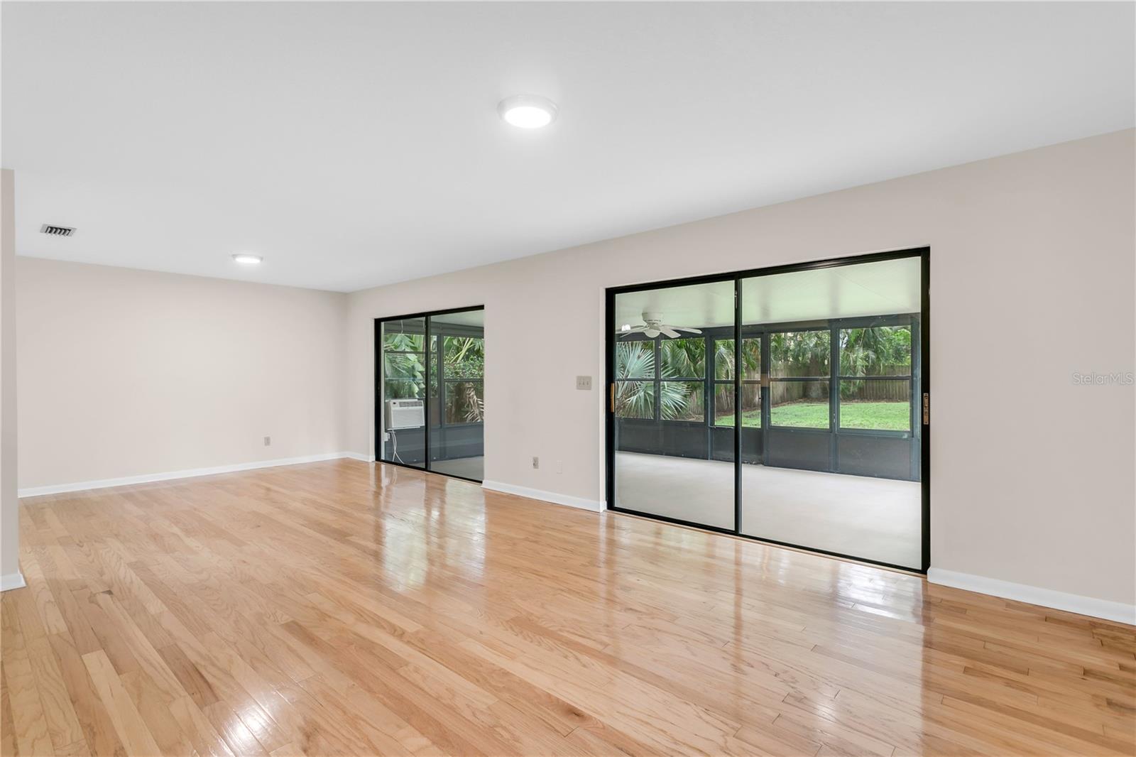 3302 W TAMBAY AVENUE, Tampa, FL 33611