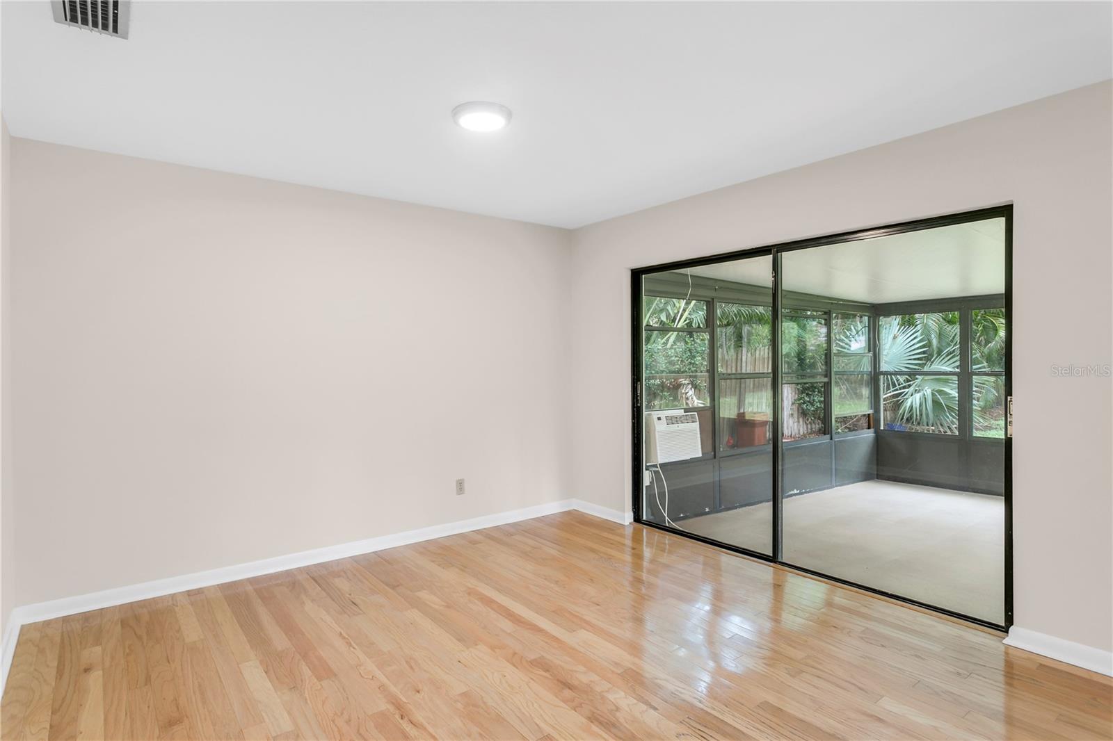 3302 W TAMBAY AVENUE, Tampa, FL 33611
