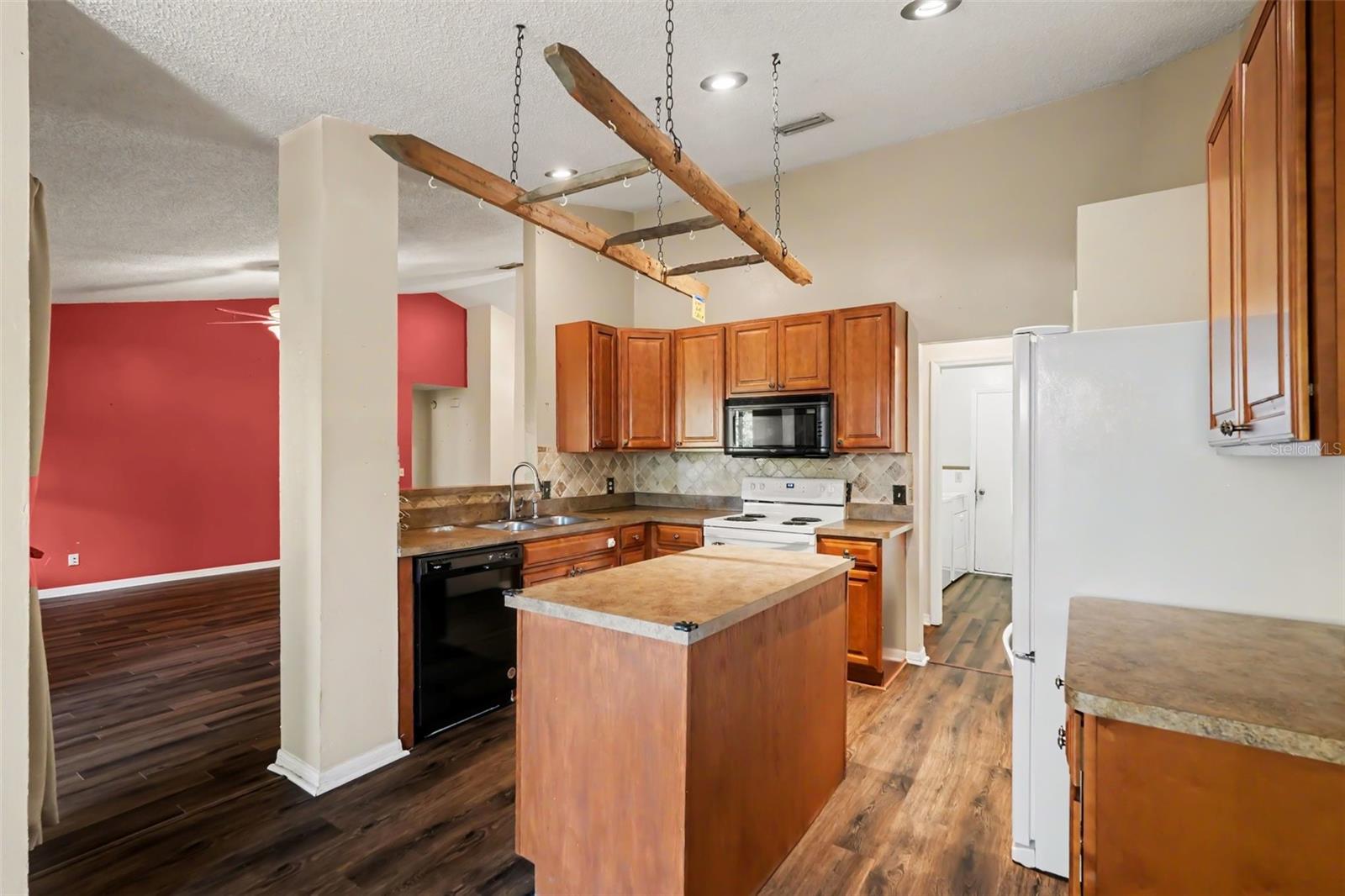 833 GREENBELT CIRCLE, Brandon, FL 33510