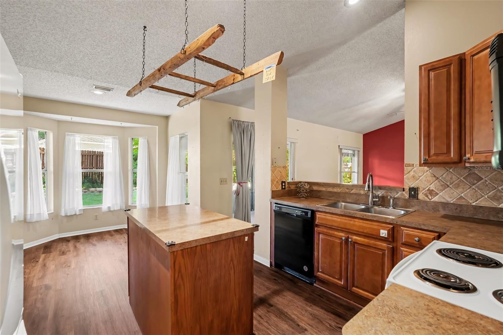 833 GREENBELT CIRCLE, Brandon, FL 33510