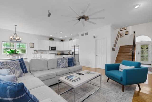 110 RICARDO WAY NE, #8, St Petersburg, FL 33704
