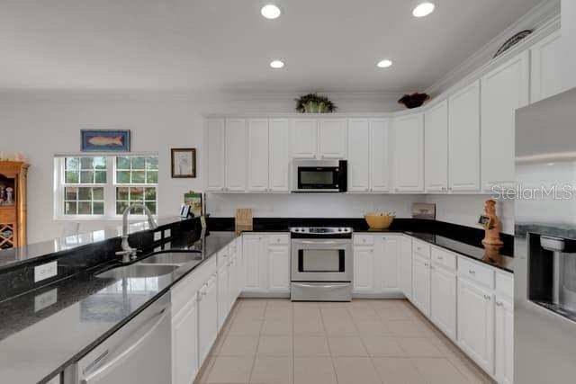 110 RICARDO WAY NE, #8, St Petersburg, FL 33704