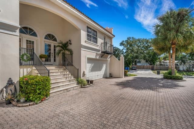 110 RICARDO WAY NE, #8, St Petersburg, FL 33704