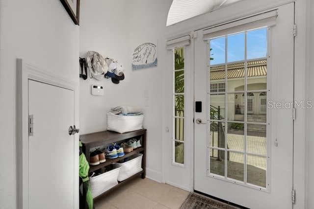 110 RICARDO WAY NE, #8, St Petersburg, FL 33704