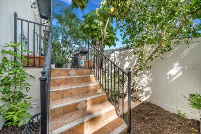 110 RICARDO WAY NE, #8, St Petersburg, FL 33704
