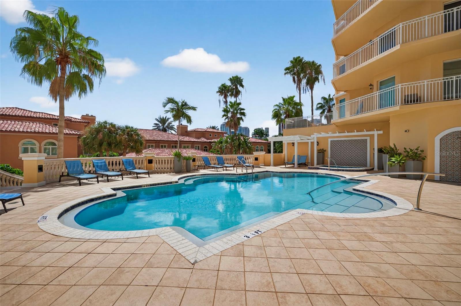 555 5TH AVENUE NE, #332, St Petersburg, FL 33701