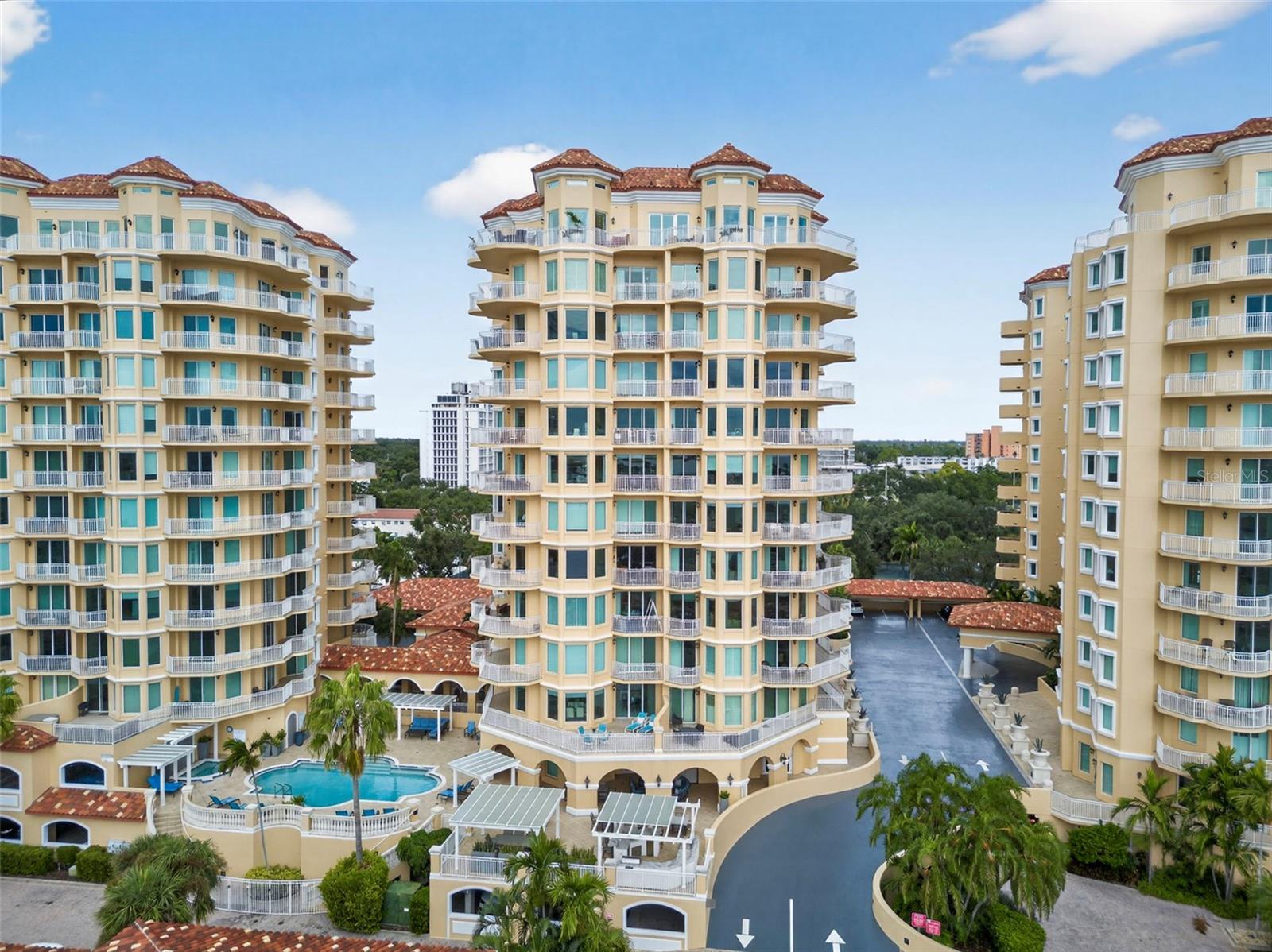 555 5th Ave NE 555 5th Ave NE