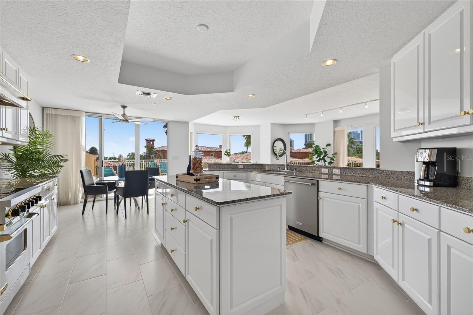 555 5TH AVENUE NE, #332, St Petersburg, FL 33701