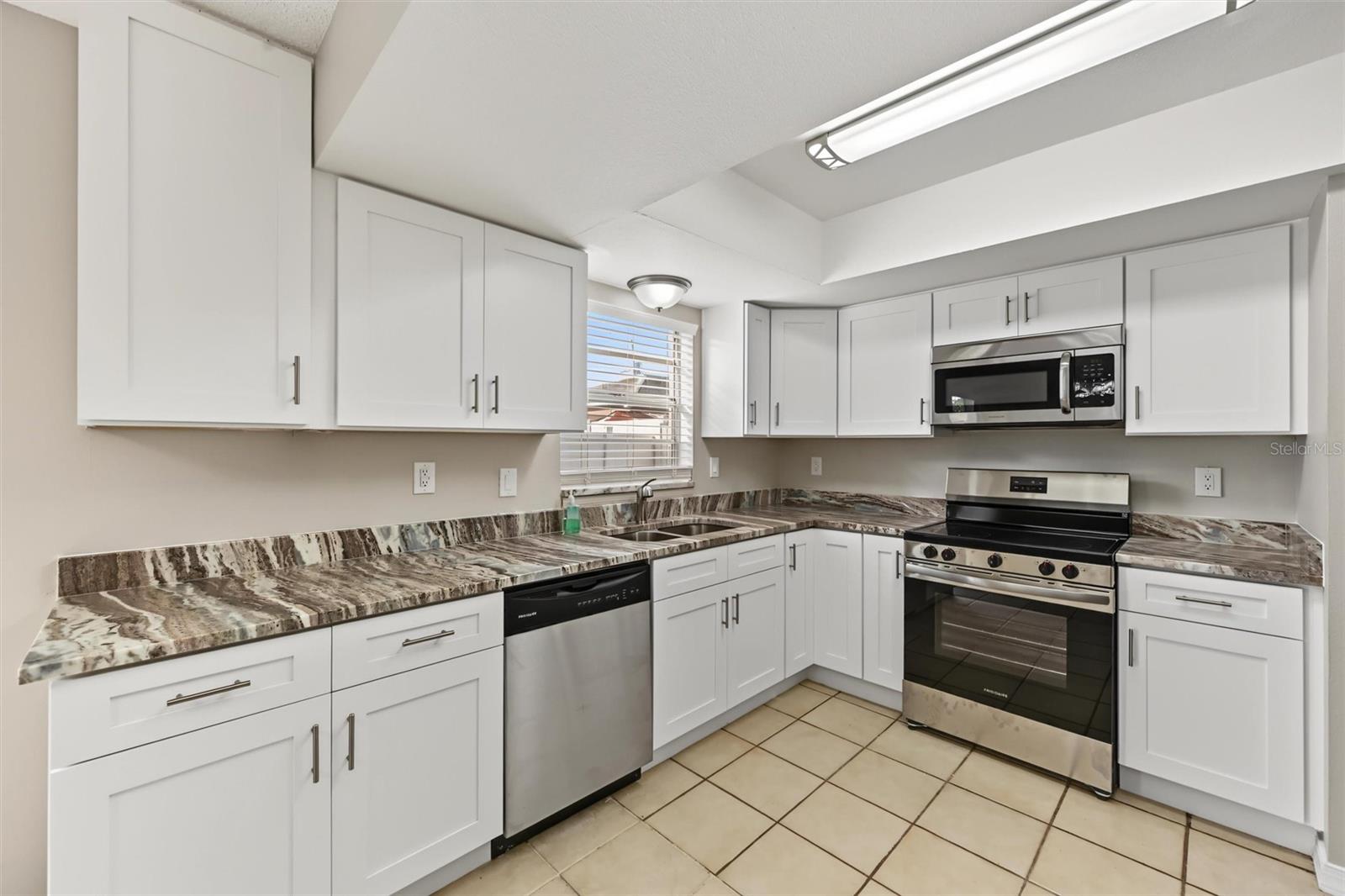 230 MAPLE AVENUE, Palm Harbor, FL 34684