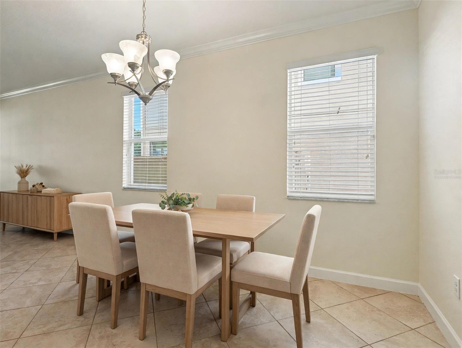 Dining Room (virtually staged)