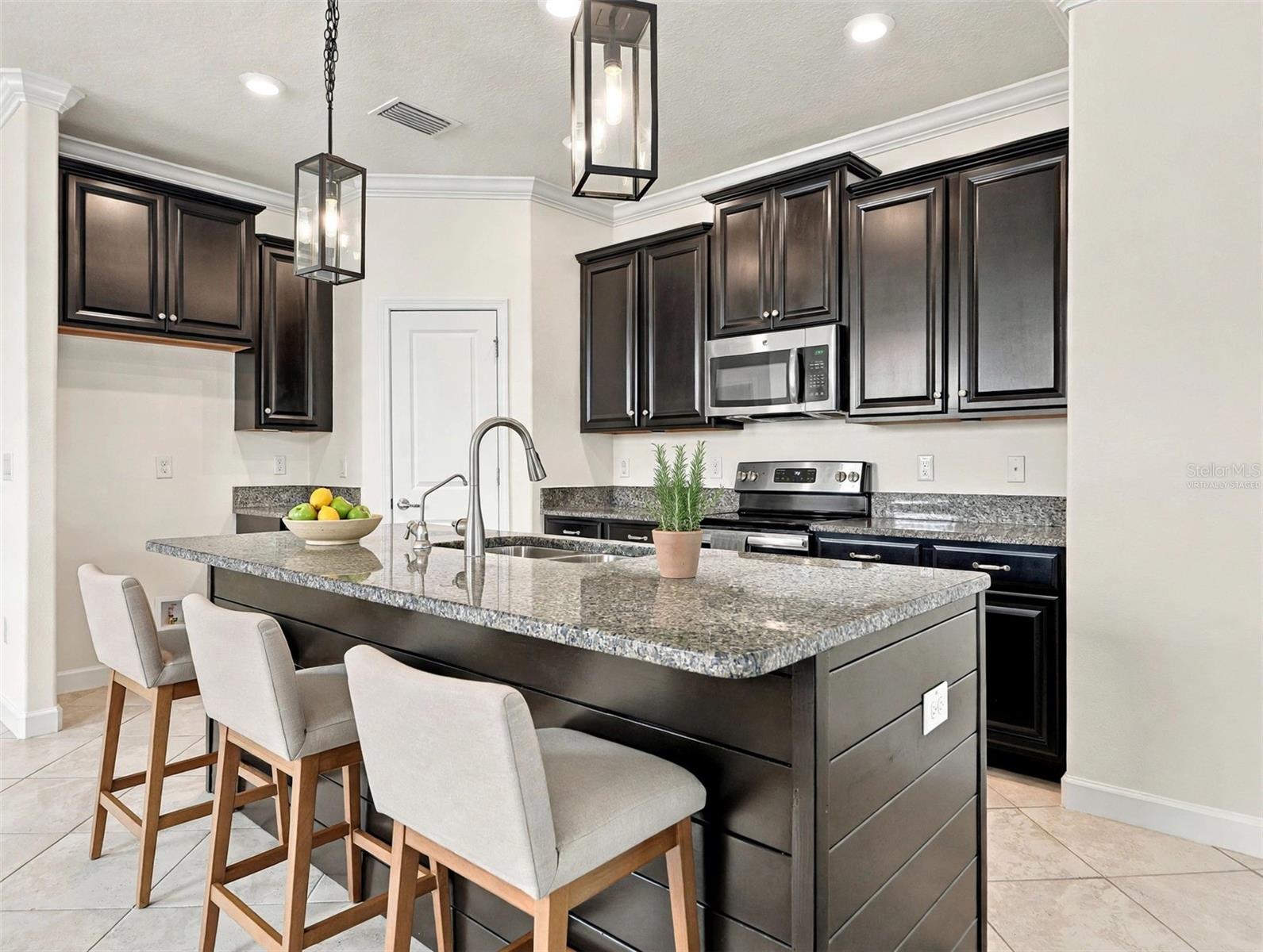 Kitchen (virtually staged)