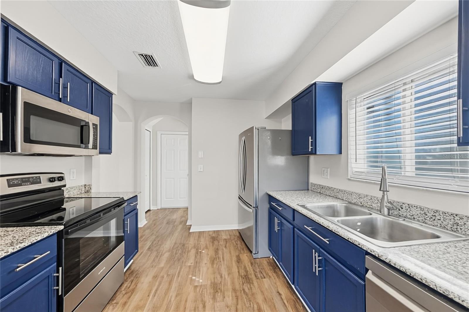 10805 SUMMERTON DRIVE, Riverview, FL 33579