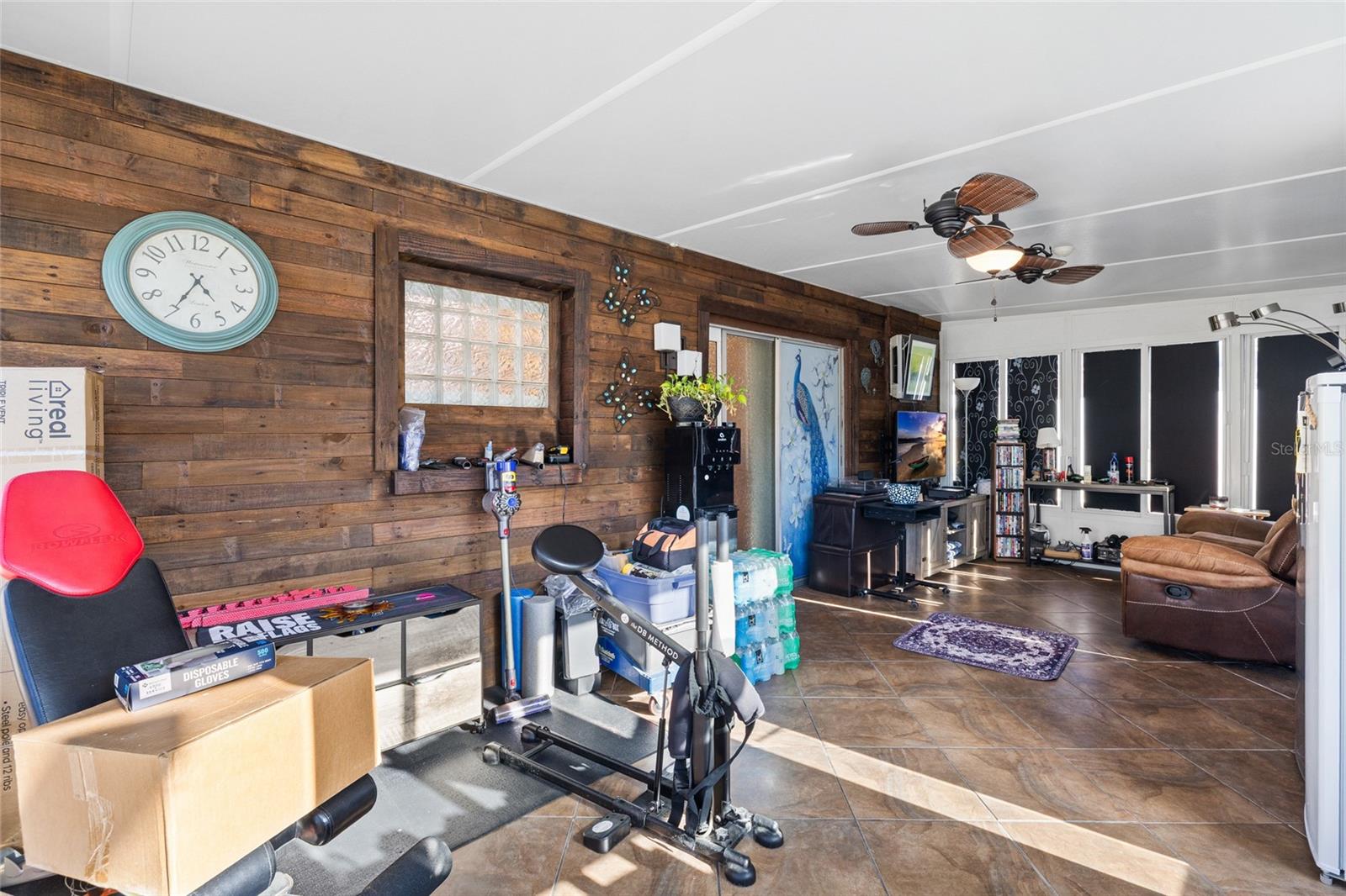 16124 RAVENDALE DRIVE, Tampa, FL 33618