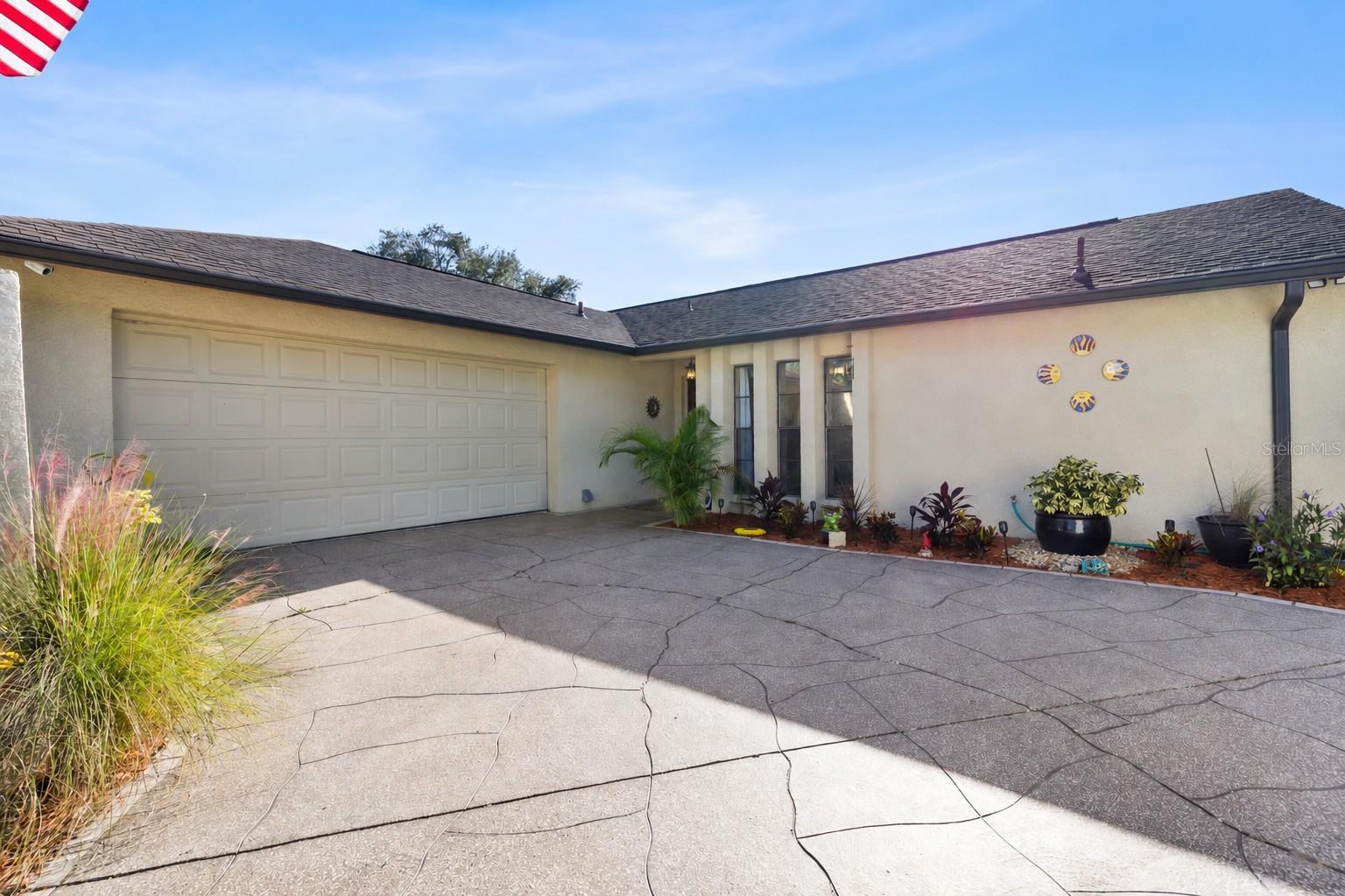 16124 RAVENDALE DRIVE, Tampa, FL 33618