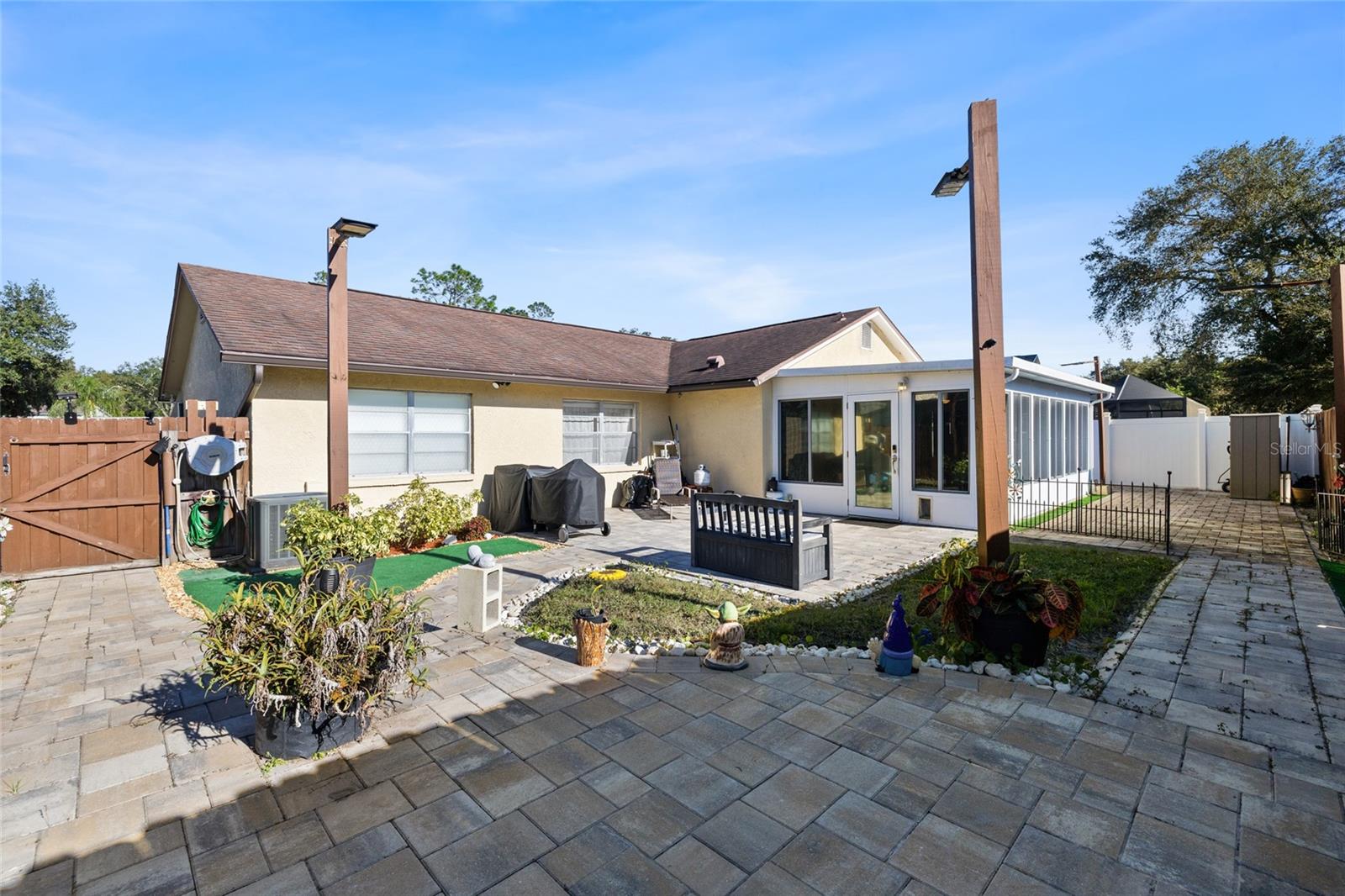 16124 RAVENDALE DRIVE, Tampa, FL 33618