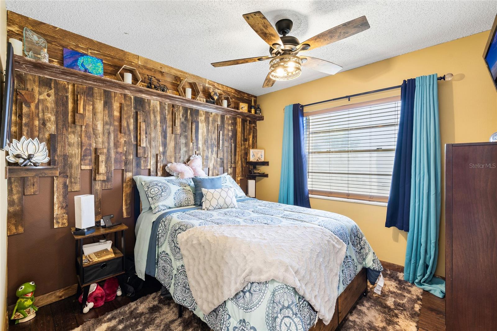 16124 RAVENDALE DRIVE, Tampa, FL 33618