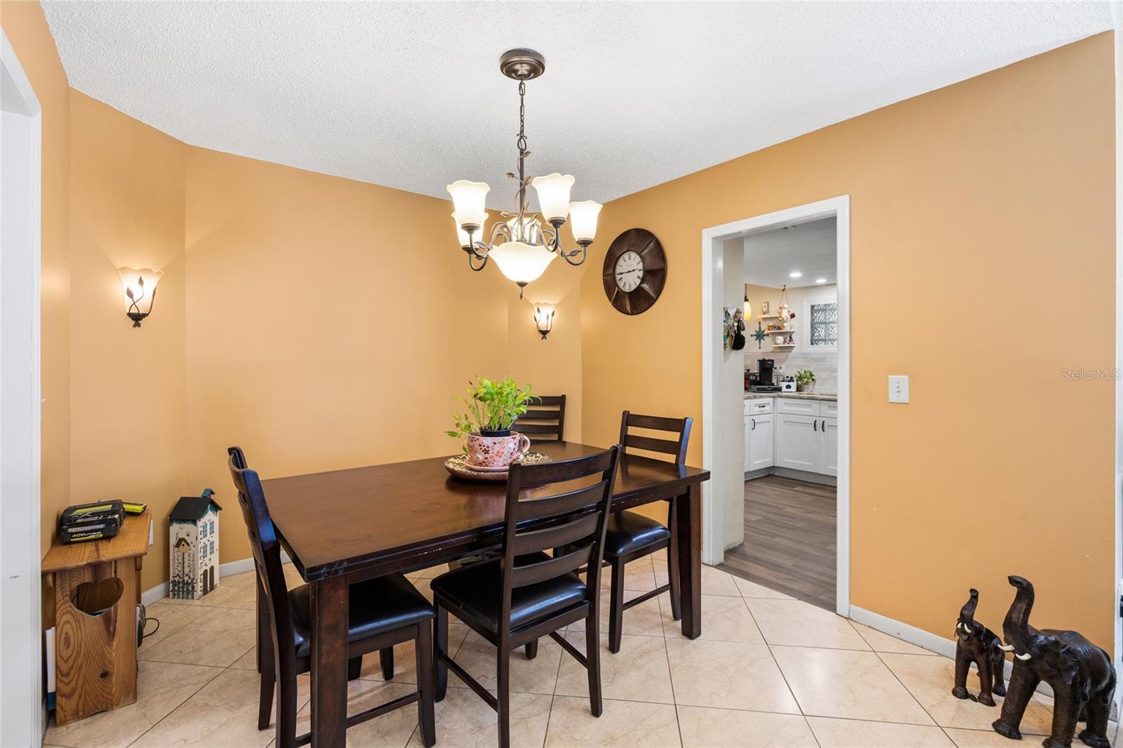 16124 RAVENDALE DRIVE, Tampa, FL 33618