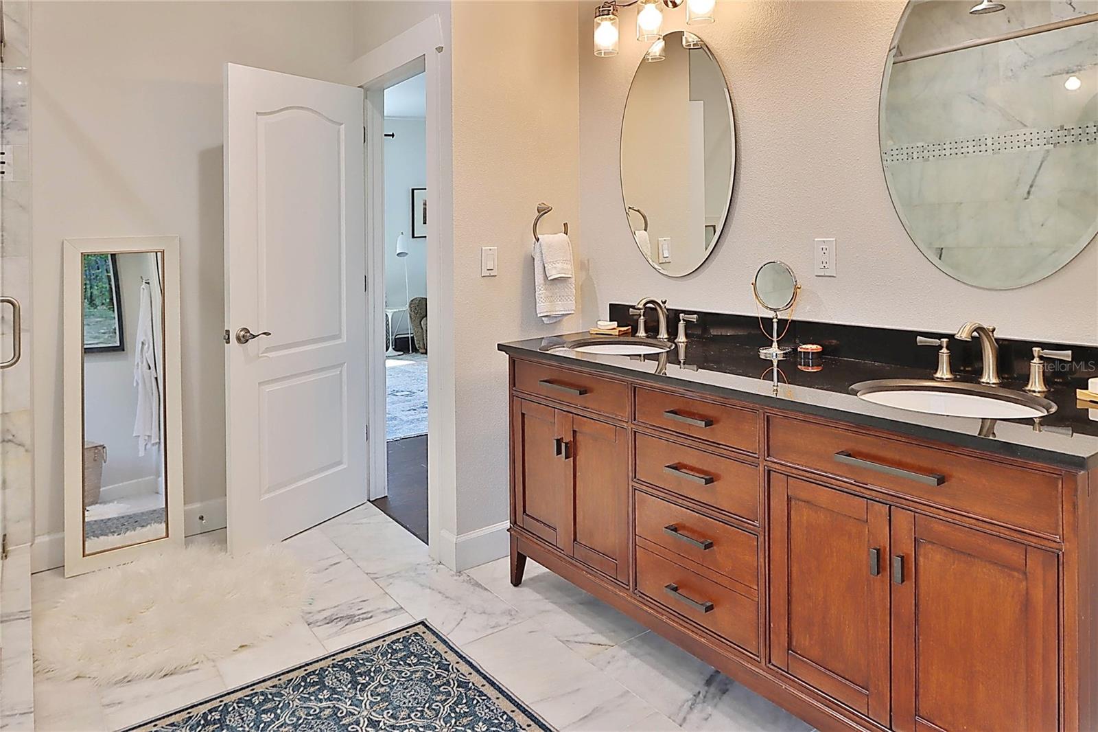 soaking tub primary bath