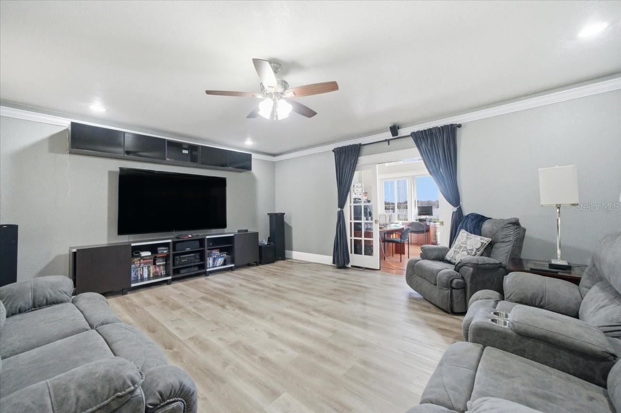 505 LAKESIDE DRIVE, Seffner, FL 33584