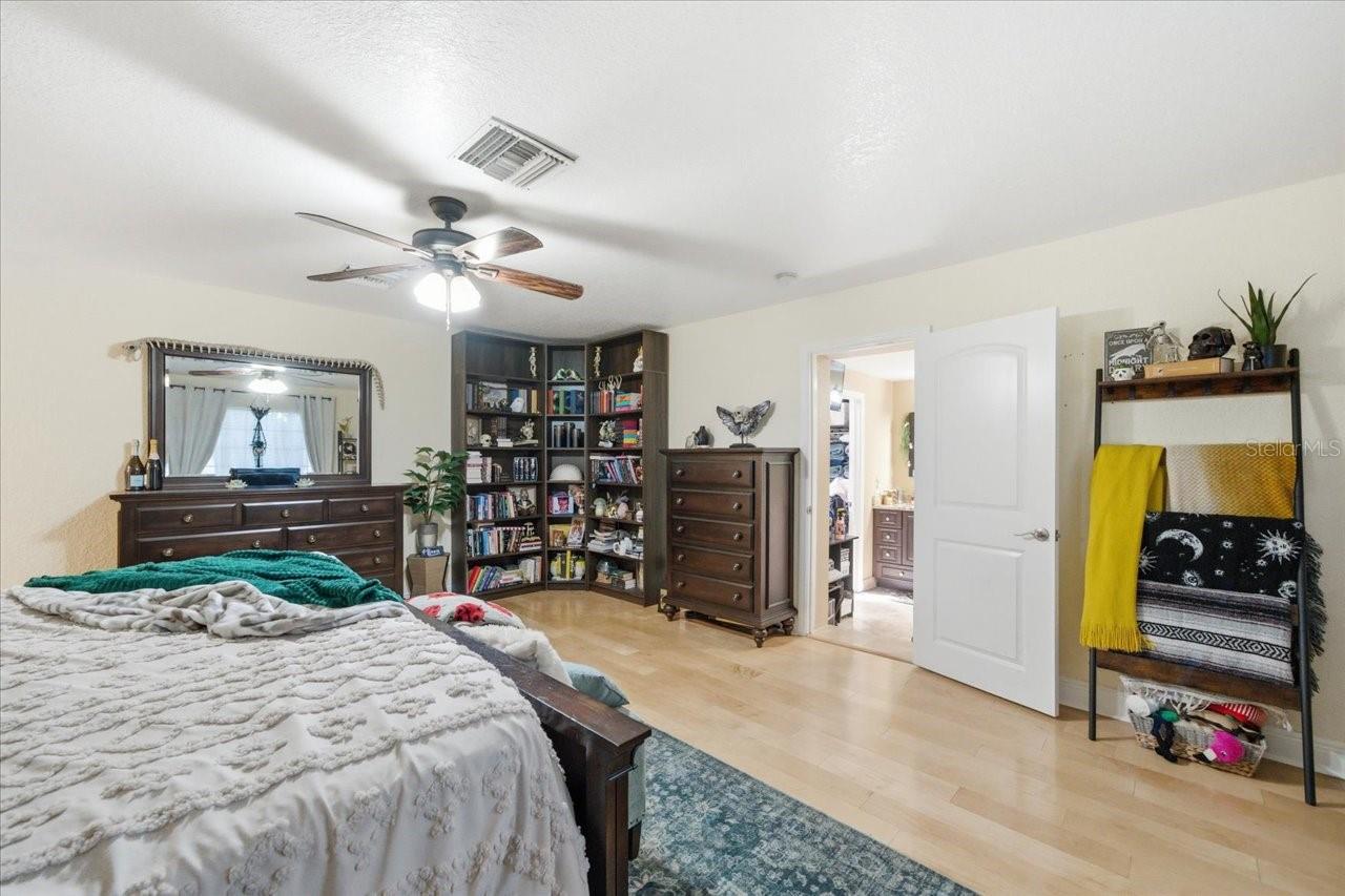 505 LAKESIDE DRIVE, Seffner, FL 33584