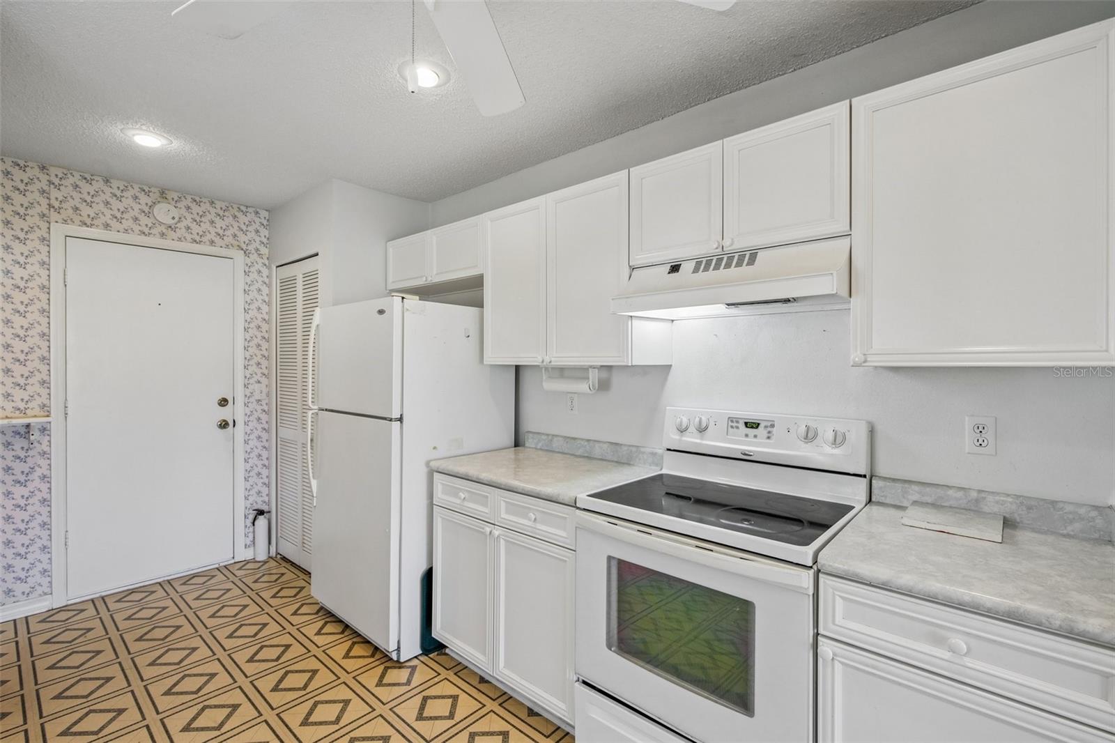 912 MCDANIEL STREET, Sun City Center, FL 33573