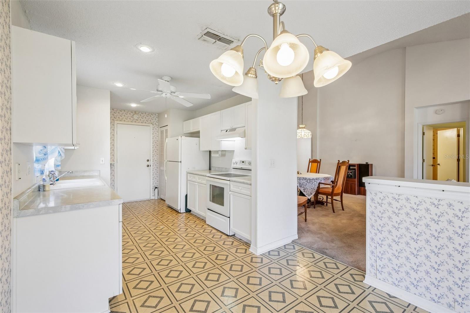 912 MCDANIEL STREET, Sun City Center, FL 33573