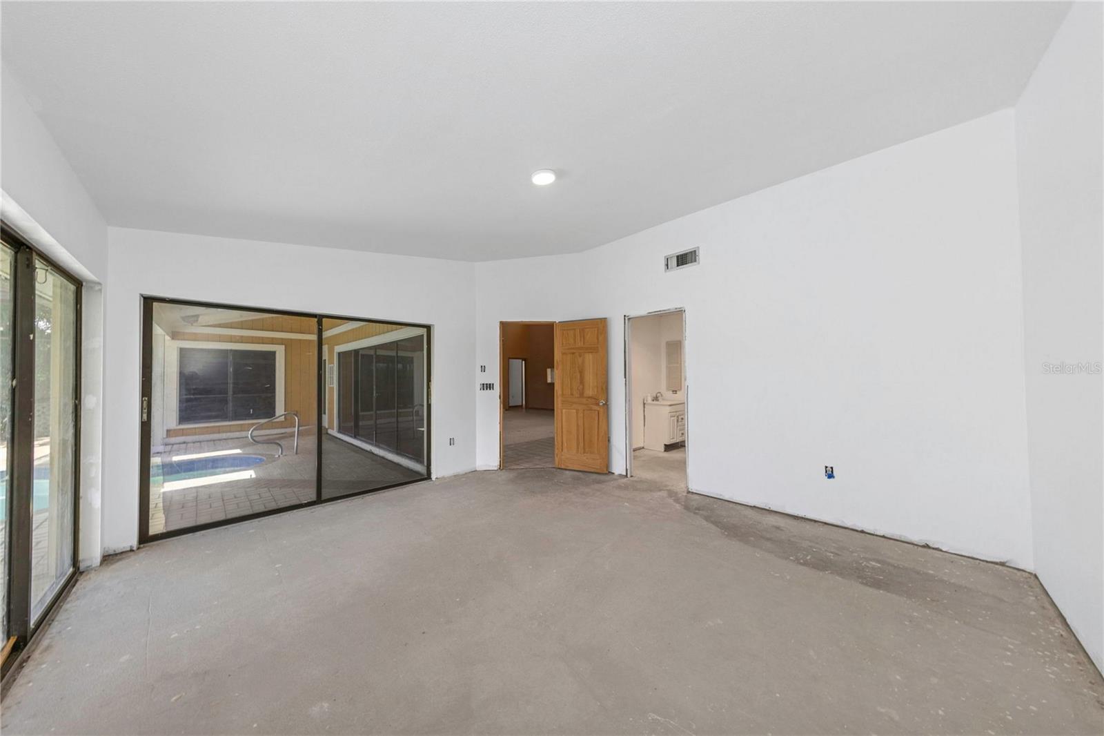 Master Bedroom - Reverse View