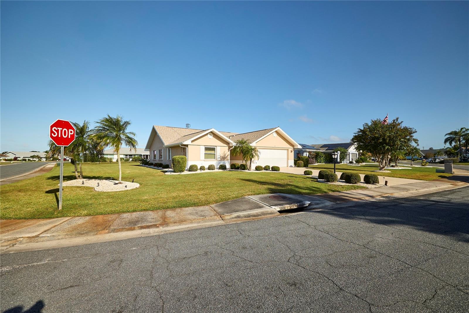 311 THORN HILL PLACE, Sun City Center, FL 33573