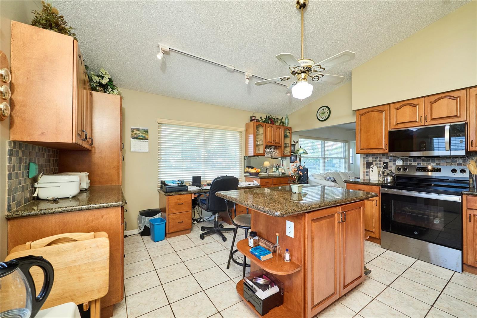 311 THORN HILL PLACE, Sun City Center, FL 33573