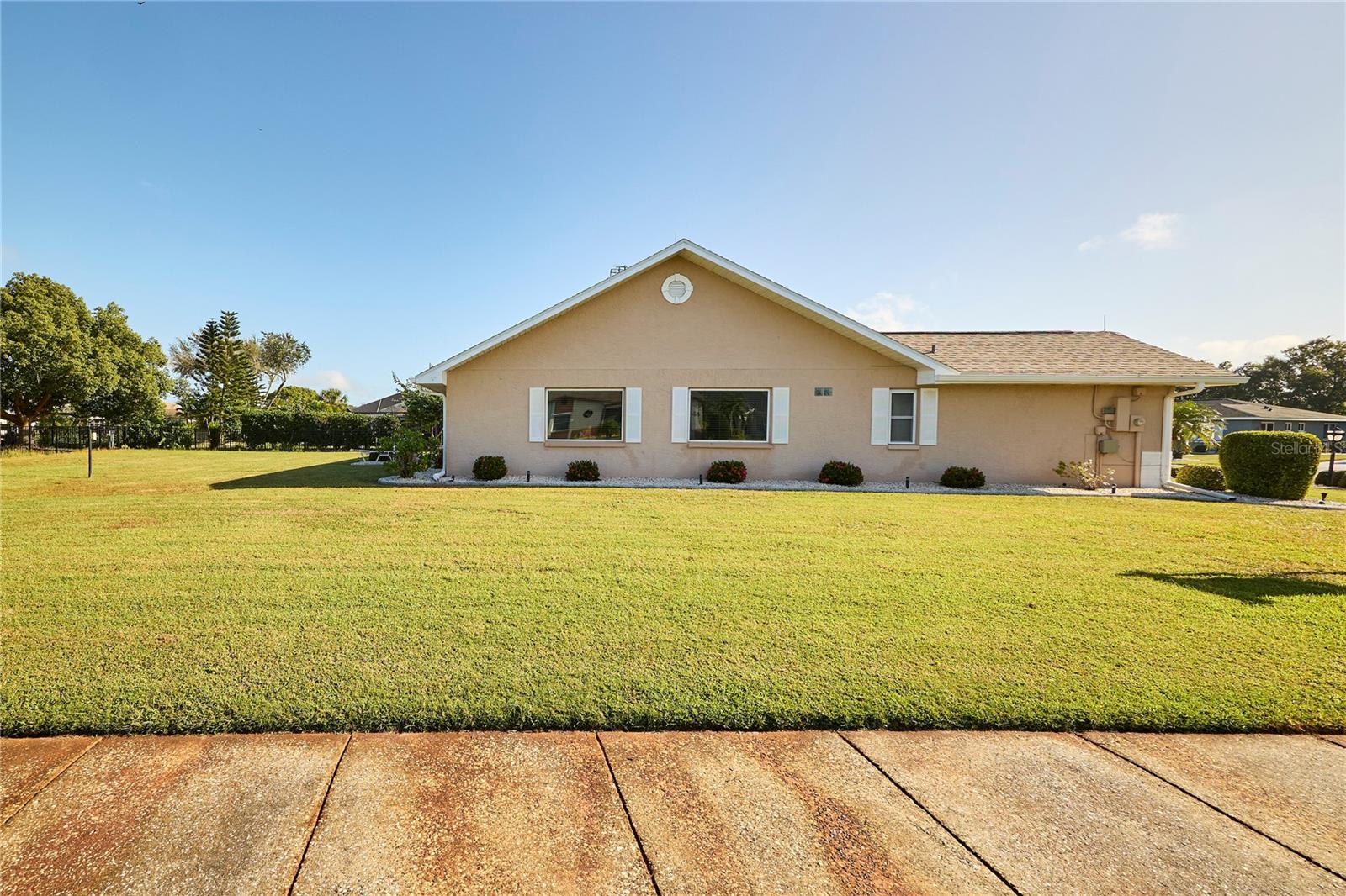 311 THORN HILL PLACE, Sun City Center, FL 33573